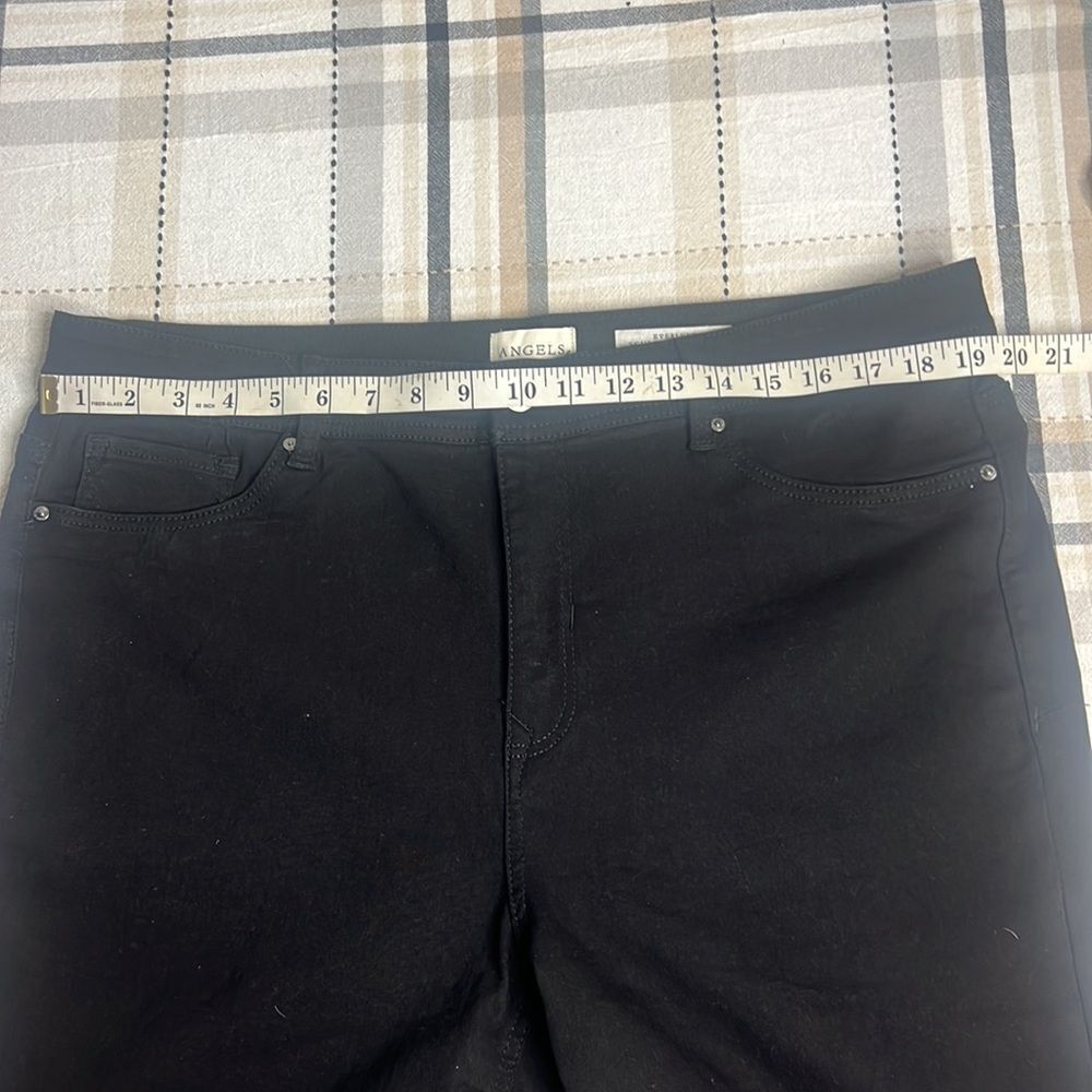 ANGELS plus size sculpt Bermuda Shorts NWOT - Picture 8 of 8